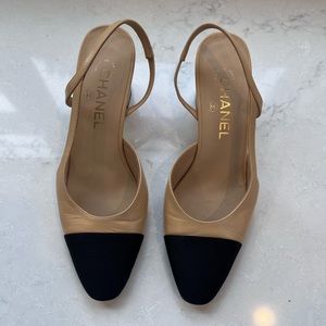 Chanel Slingback Goatskin & Grosgrain
Beige & Black